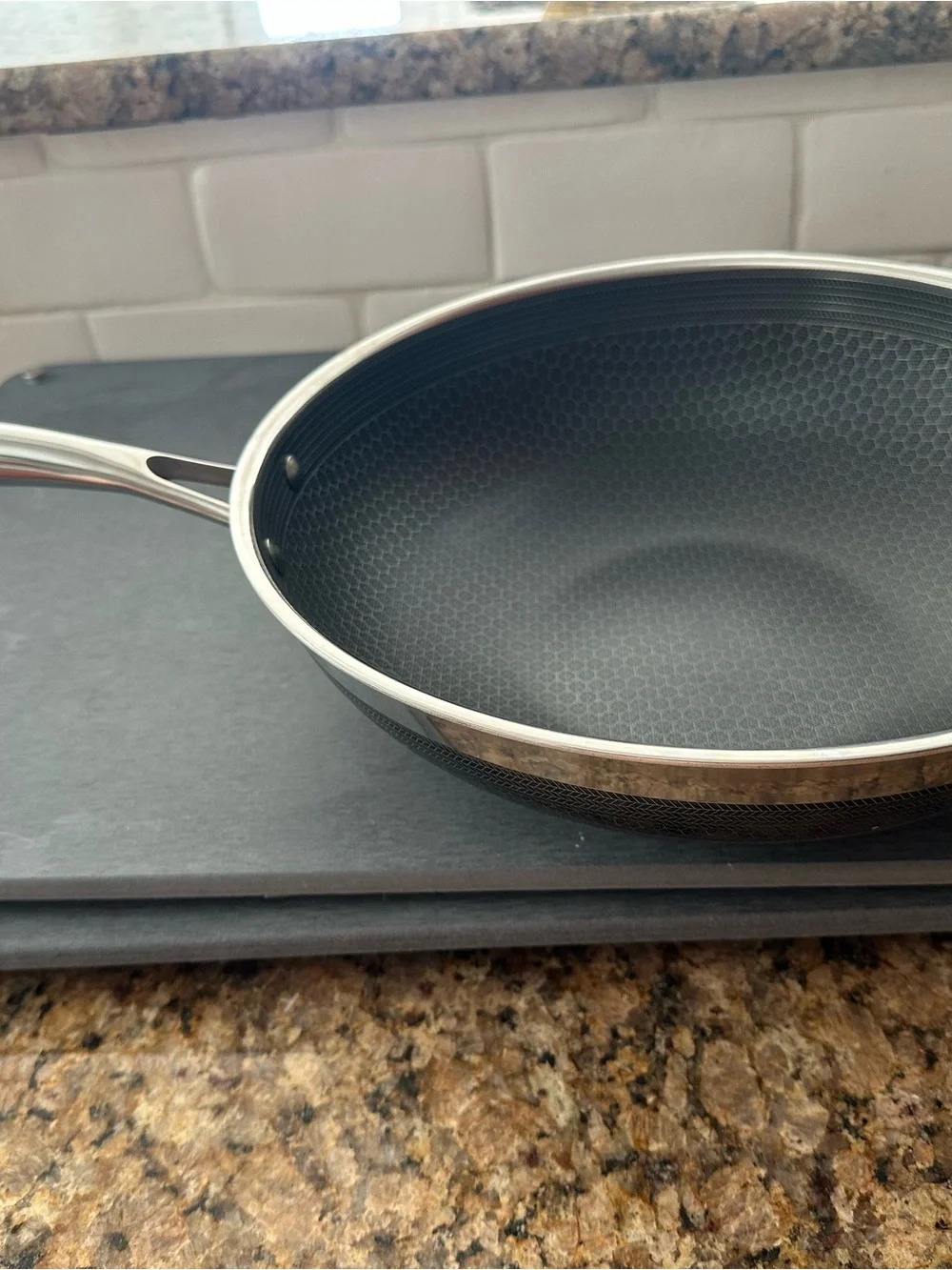 Hexclad 12 inch hybrid Non Black Nonstick Frying Pan Honeycomb Surface. No lid